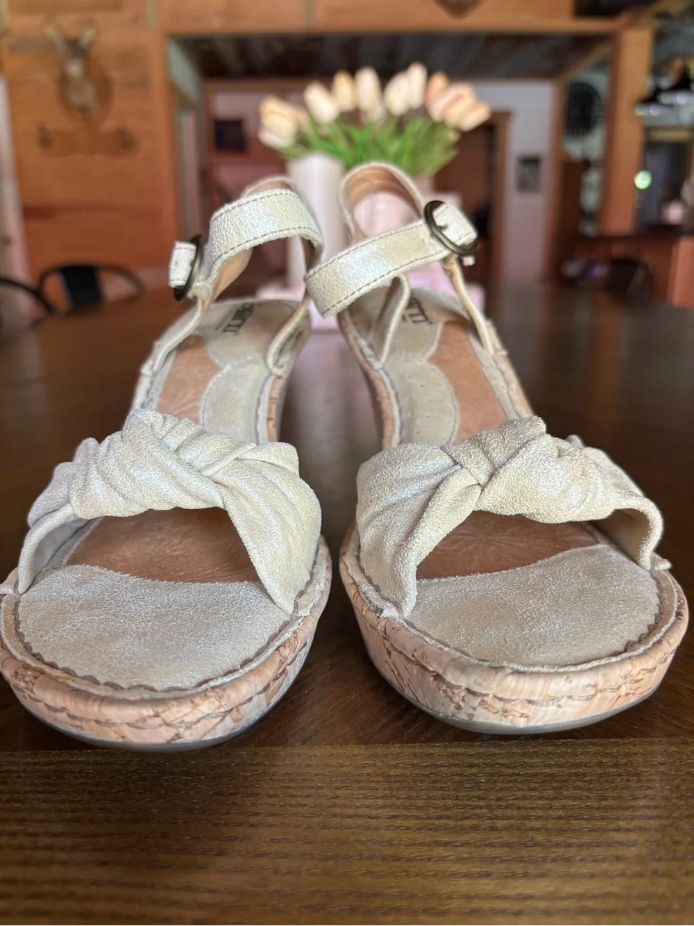 Born Metallic Gold Leather Cork Wedge Sandals Knotted Women’s 6.5